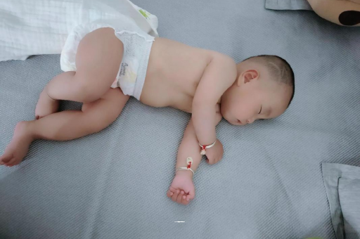 高密没满月的宝宝